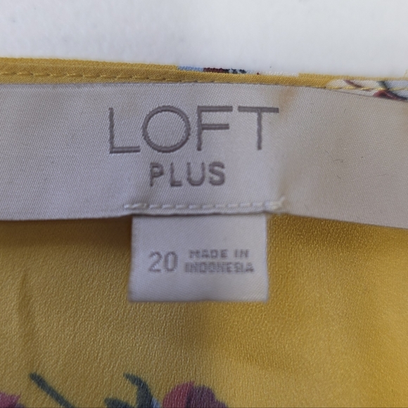 Loft Plus 20 Yellow Button Front - Picture 3 of 4